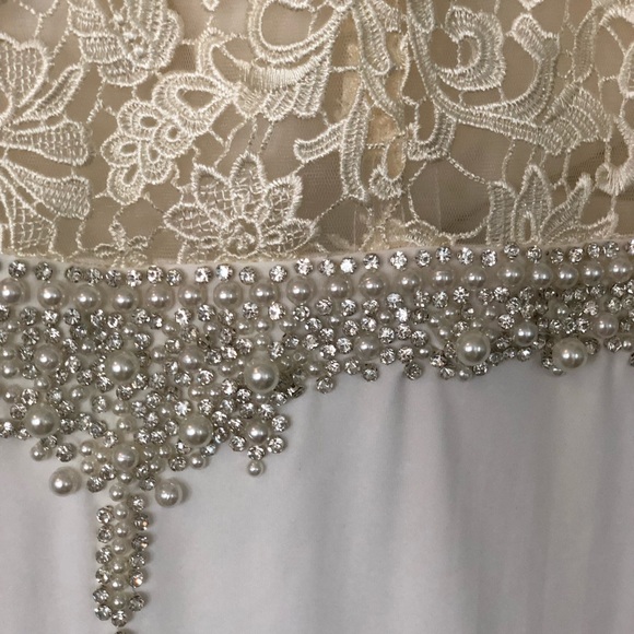 White dress - Picture 2 of 3